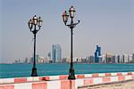 Gehweg entlang der Waterfront, Abu Dhabi, Vereinigte Arabische Emirate