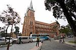 Cathédrale et scène de rue, Ho Chi Minh ville, Vietnam