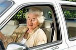 Senior Woman Steuerwagen