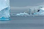 Iceberg dans une baie