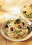 Spaghettis with rocket and basil