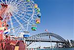 Ein Riesenrad und Sydney Hafen-Brücke