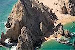 Vue aérienne de la plage et les rochers