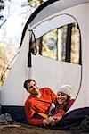 Couple sous tente, Parc National de Yosemite, Californie, USA