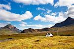 Cottage sur le marécage de bruyère, Cuillin Hills, Isle of Skye Hébrides intérieures en Écosse