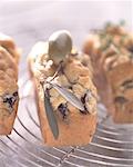 pain Mini muffins avec olives, thym et romarin