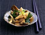 Steamed bamboo shoots with seaweed and pleurotus mushrooms