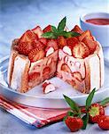Erdbeer-Charlotte mit Reims Kekse