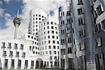 Frank Gehry Gebäuden und Rhein Tower, Düsseldorf, Nordrhein-Westfalen, Deutschland