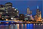 Der Yarra River und Melbourne skyline