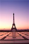 Eiffelturm in der Morgendämmerung, Paris, Frankreich