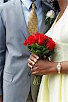 Gros plan de mariée tenant le Bouquet de Roses, Niagara Falls, Ontario, Canada