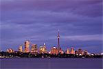 Skyline de Toronto au crépuscule, Ontario, Canada