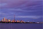 Skyline de Toronto au crépuscule, Ontario, Canada