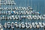 Boote vor Anker in der Marina, Bretagne, Frankreich