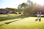 Couples, jouer au golf, Burlington, Ontario, Canada