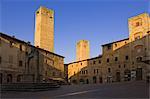 Piazza della Cisterna, San Gimignano, Siena, Toskana, Italien