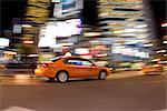 Trafic, Yonge Street, Toronto, Ontario, Canada