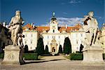 Château de style baroque datant du XIIe siècle, avec des œuvres de l'architecte italien Domenico Martinelli, Valtice, patrimoine mondial de l'UNESCO, en Moravie du Sud, République tchèque, Europe