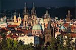 Vue sur le quartier de Stare Mesto notamment l'église de Tyn, Prague, UNESCO World Heritage site, République tchèque, Europe