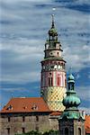 L'ancienne église de Saint Jost et le château tour à tour à Cesky Krumlov, patrimoine mondial de l'UNESCO, la Bohème du Sud, République tchèque, Europe