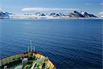 Navire tournée vers le Glacier de Ramfjell, Ymerbukta Isfjorden, Spitzberg, Svalbard, Norvège, Scandinavie, Europe