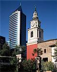 Église de San Francisco et de bureaux modernes, Santiago, Chili, Amérique du Sud