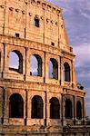 Le Colisée au coucher du soleil, Rome, Lazio, Italie, Europe