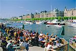 Die Strandvagen am Wasser gelegen, Restaurants und Booten in der Stadt, Stadtzentrum, Stockholm, Schweden, Skandinavien, Europa