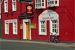 Long's Restaurant und die Paudie Bar, Dingle, County Kerry, Munster, Republik Irland, Europa