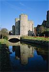 West Gate, datant du XIVe siècle, le seul survivant city gate, Canterbury, Kent, Angleterre, Royaume-Uni