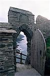 Ouverture de porte, château de Tintagel, Cornwall, Angleterre, Royaume-Uni, Europe