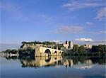 Rhône, pont et Palais des papes, Avignon, Provence, France, Europe