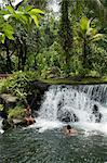 Tabacon Hot Springs, vulkanischen Thermalquellen gespeist aus dem Vulkan Arenal, Arenal, Costa Rica, Mittelamerika