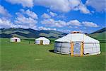 Gers (yourtes) dans la vallée de l'Orkhon, Övörkhangaï, en Mongolie, Asie