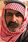 Porträt eines Mannes im Wadi Rum, Jordanien, Naher Osten