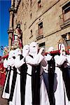 Pénitents en procession pendant la semaine sainte, Salamanque, Castille León, Espagne, Europe