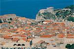 Côte vue aérienne de la ville de Dubrovnik, l'UNESCO patrimoine de l'humanité, de Dalmatie, Croatie, Adriatic, Europe