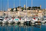 Port, quai Saint-Pierre et Le Suquet, Cannes, Alpes Maritimes, Provence, Côte d'Azur, France, Méditerranée, Europe