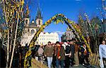 Décorations de Pâques sur la place de la vieille ville, Stare Mesto, Prague, patrimoine mondial de l'UNESCO, République tchèque, Europe