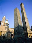 Le Torri dell'Asinello (Asinelli Tower), Bologna, Emilia Romagna, Italy, Europe