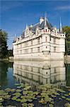 Au XVIe siècle douves le d'Azay Chateau Rideau, Indre-et-Loire, vallée de la Loire, France, Europe