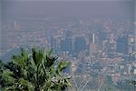 Smog pèse sur la ville, Santiago du Chili en Amérique du Sud