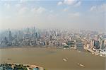 Luftbild vom Oriental Pearl Tower des Huangpu District und Fluss Huangpu, Shanghai, China, Asien
