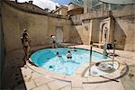 Traverser Bath Thermae Bath Spa, Bath, Avon, Angleterre, Royaume-Uni, Europe