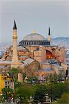 Vue surélevée de Aya Sofya (Hagia Sophia) (Sancta Sophia), l'UNESCO Site du patrimoine mondial, Sultanahmet, Istanbul, Turquie, Europe