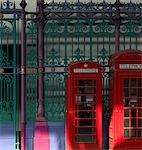 Cabines téléphoniques rouges, marché de Smithfield, Smithfield, Londres. Architecte : Sir Giles Gilbert Scott.