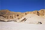 Touristes à l'entrée du Temple de Louxor, Egypte