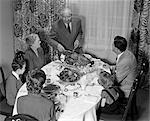 ANNÉES 1940 ANNÉES 1950 3 GÉNÉRATION FAMILLE REPAS/SALLE À MANGER TABLE GRAND-PÈRE SCULPTURE TURQUIE