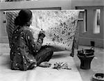 1930s NATIVE WOMAN ARTISAN PAINTING BATIK DESIGN ON FABRIC JAVA BATAVIA INDONESIA